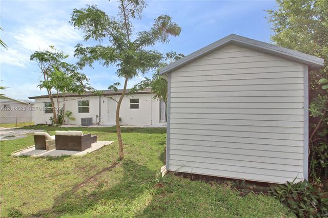 22114 SW 113th Pl, Miami, FL 33170