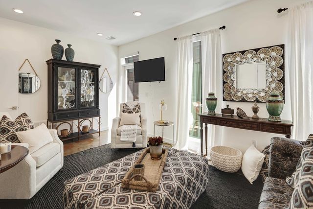 466 WAGNER PL, Memphis, TN 38103