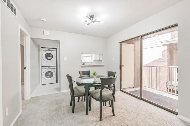 3130 Walnut Bend Lane 406, Houston, TX 77042