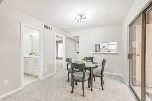 3130 Walnut Bend Lane 406, Houston, TX 77042