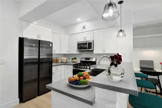 24507 Town Center 7218, Valencia, CA 91355