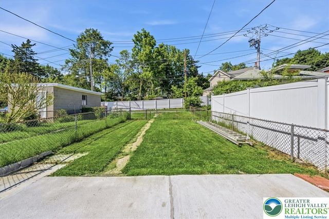 1926 West Broad Street, Bethlehem City, PA 18018