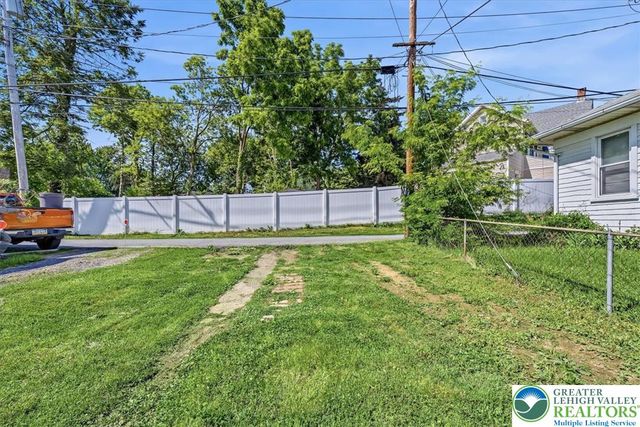1926 West Broad Street, Bethlehem City, PA 18018