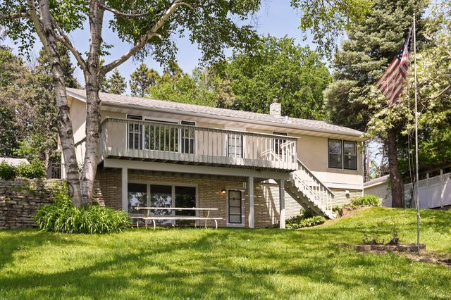 3893 Victoria Street N, Shoreview, MN 55126