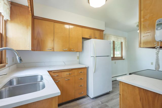 3893 Victoria Street N, Shoreview, MN 55126