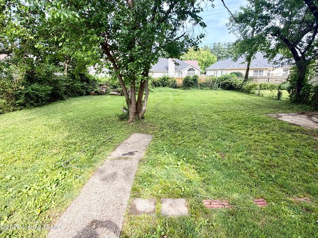 1529 Stonewall Way, Louisville, KY 40242