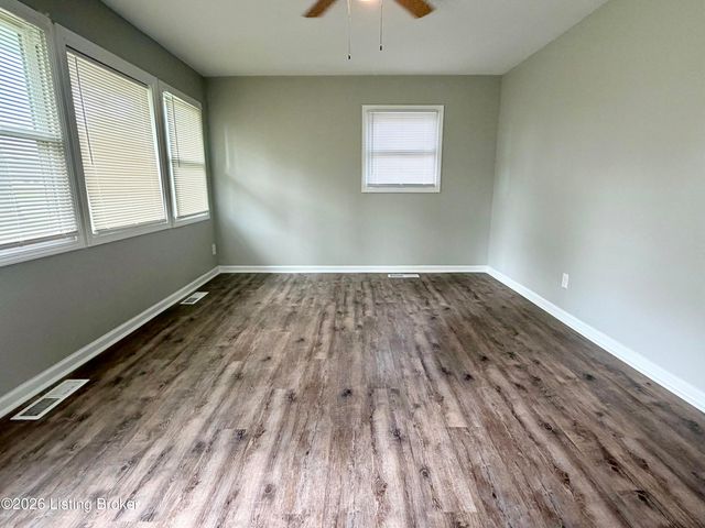 1529 Stonewall Way, Louisville, KY 40242