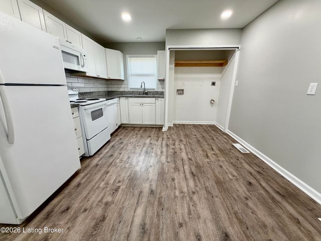 1529 Stonewall Way, Louisville, KY 40242