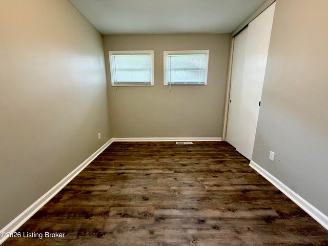1529 Stonewall Way, Louisville, KY 40242