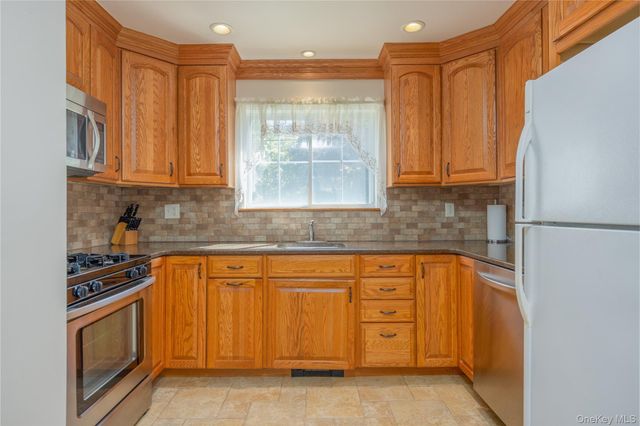 191 Center Street, Pearl River, NY 10965