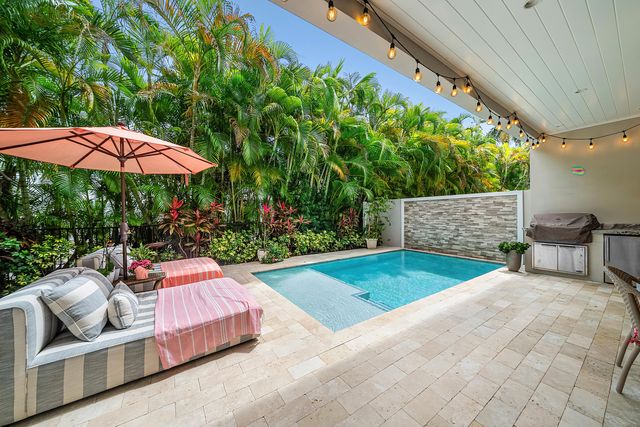 436 NE Wavecrest Way, Boca Raton, FL 33432