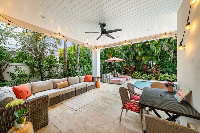 436 NE Wavecrest Way, Boca Raton, FL 33432