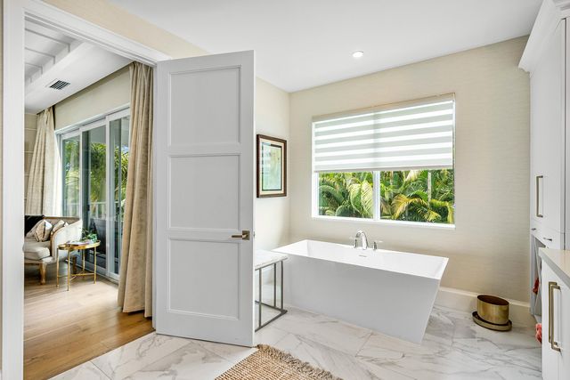 436 NE Wavecrest Way, Boca Raton, FL 33432