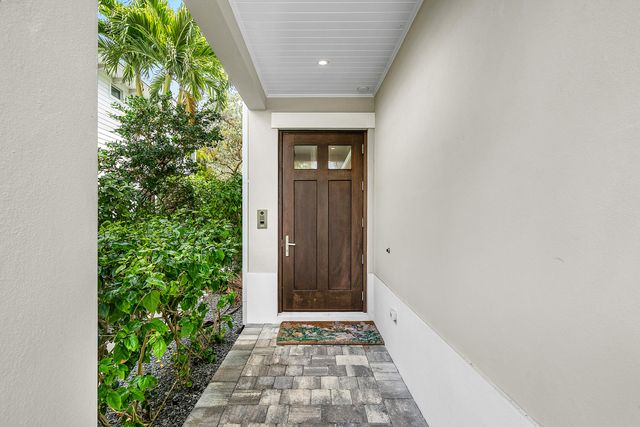 436 NE Wavecrest Way, Boca Raton, FL 33432