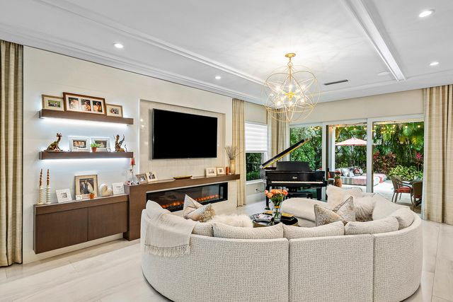 436 NE Wavecrest Way, Boca Raton, FL 33432