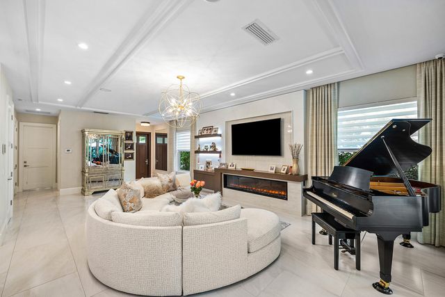 436 NE Wavecrest Way, Boca Raton, FL 33432