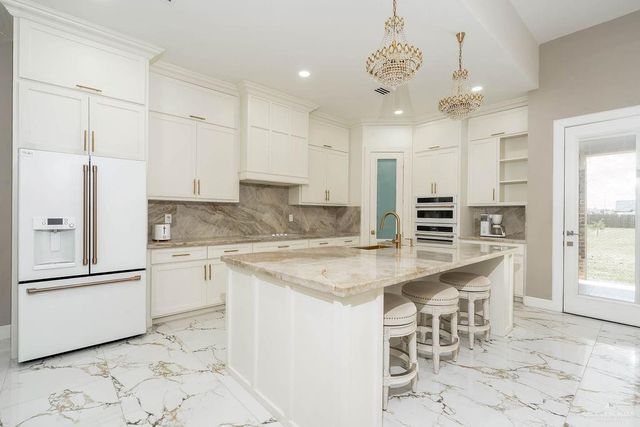 2806 Kingdom Drive, Weslaco, TX 78599