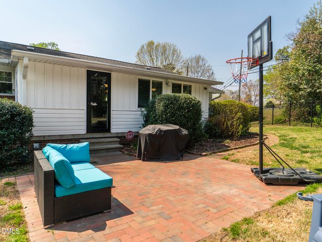 1219 Warwick Drive, Burlington, NC 27215