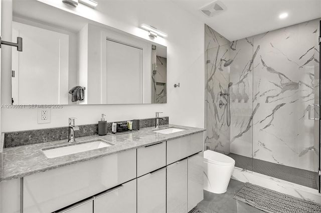 2100 Miami Rd 302, Fort Lauderdale, FL 33316