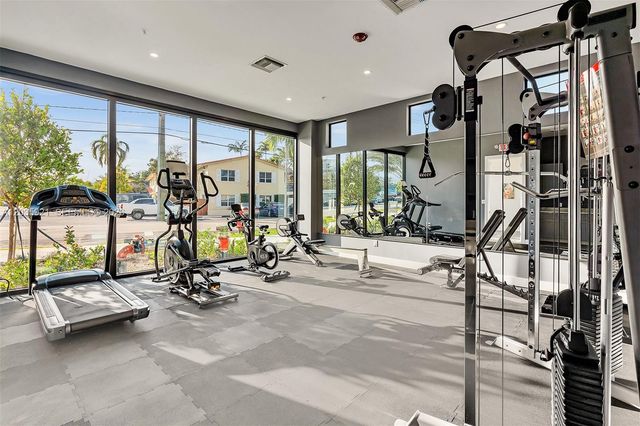 2100 Miami Rd 302, Fort Lauderdale, FL 33316
