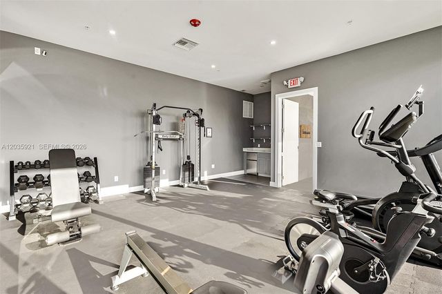 2100 Miami Rd 302, Fort Lauderdale, FL 33316