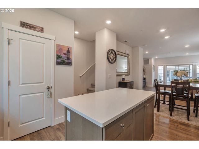 16066 Nw FROG Ln, Portland, OR 97229