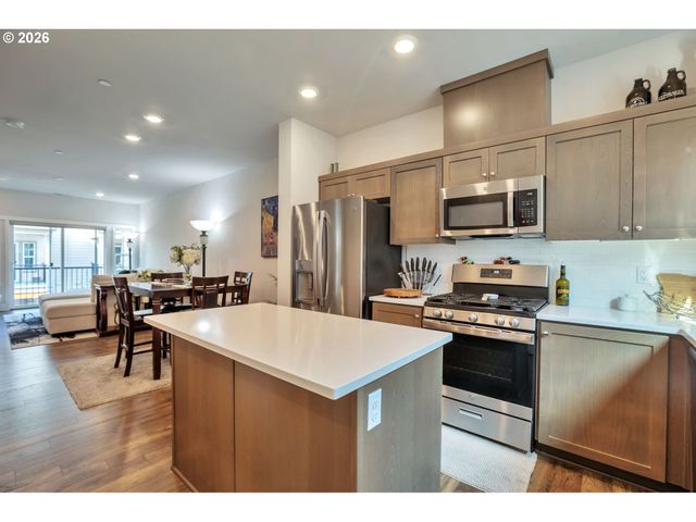 16066 Nw FROG Ln, Portland, OR 97229