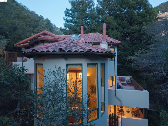 1102 Grand View Drive, Berkeley, CA 94705