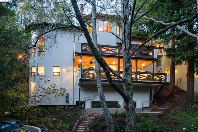 1102 Grand View Drive, Berkeley, CA 94705