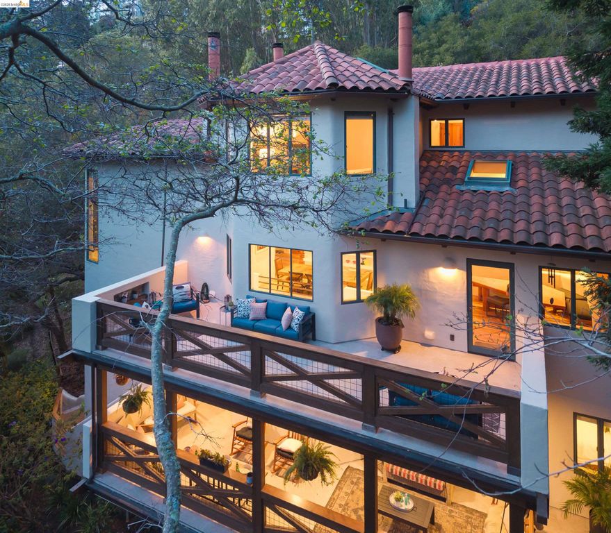 1102 Grand View Drive, Berkeley, CA 94705