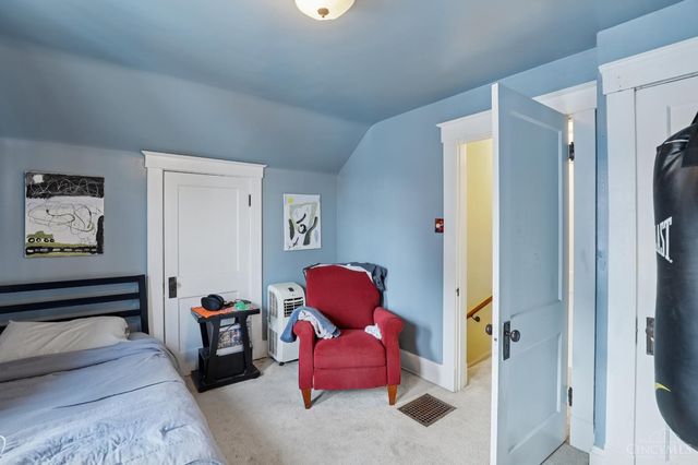 4307 W Eighth Street, Cincinnati, OH 45205