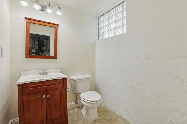 4307 W Eighth Street, Cincinnati, OH 45205