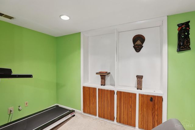 4307 W Eighth Street, Cincinnati, OH 45205