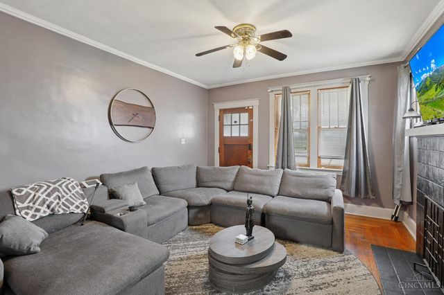 4307 W Eighth Street, Cincinnati, OH 45205