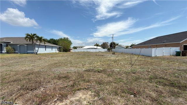 4313 SW 9th PL, Cape Coral, FL 33914