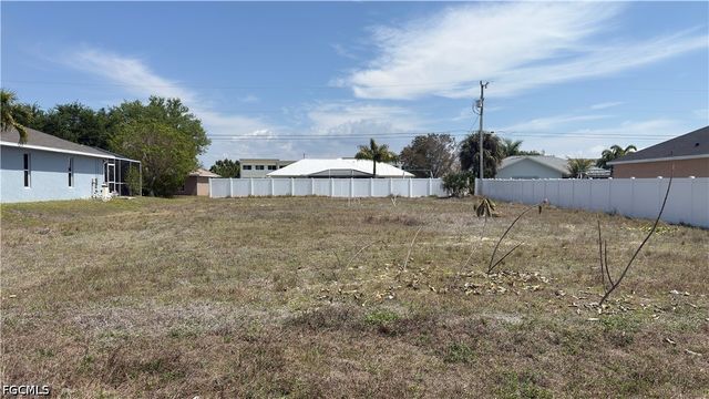 4313 SW 9th PL, Cape Coral, FL 33914