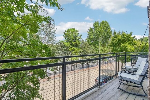 1213 Chelsea Circle NW, Atlanta, GA 30318