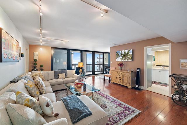 5380 N Ocean Drive 10-B, Singer Island, FL 33404