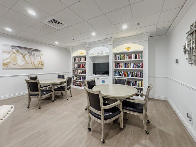 5380 N Ocean Drive 10-B, Singer Island, FL 33404
