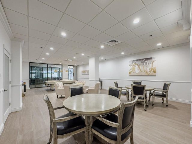 5380 N Ocean Drive 10-B, Singer Island, FL 33404