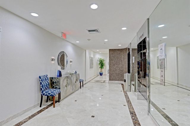 5380 N Ocean Drive 10-B, Singer Island, FL 33404