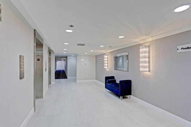 5380 N Ocean Drive 10-B, Singer Island, FL 33404