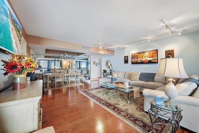5380 N Ocean Drive 10-B, Singer Island, FL 33404