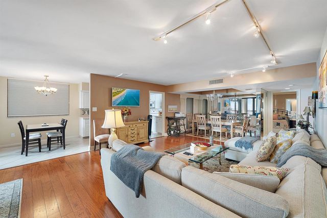 5380 N Ocean Drive 10-B, Singer Island, FL 33404
