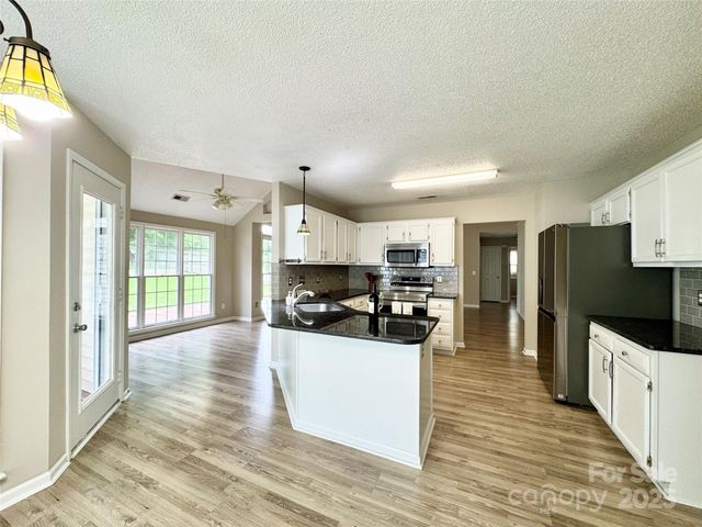 1254 Abbey Ridge Place NW, Concord, NC 28027