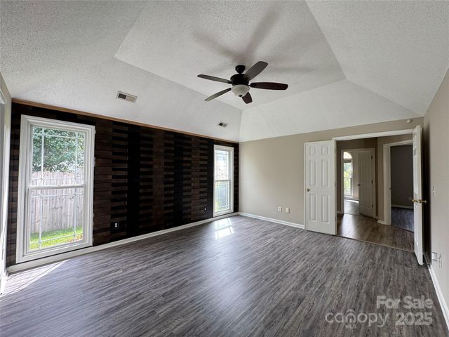 1254 Abbey Ridge Place NW, Concord, NC 28027