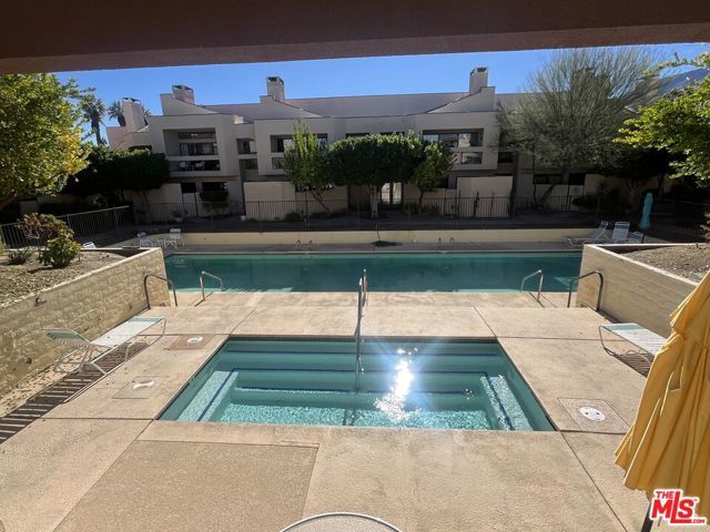 861 Village Square, Palm Springs, CA 92262
