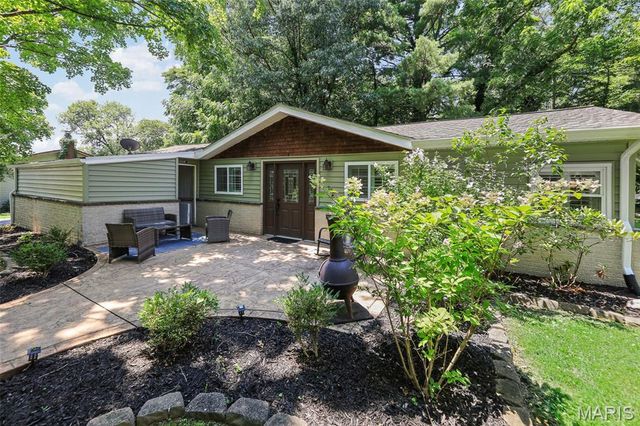 459 W Lake Drive, Edwardsville, IL 62025
