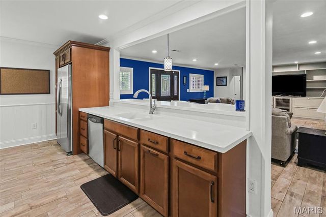 459 W Lake Drive, Edwardsville, IL 62025