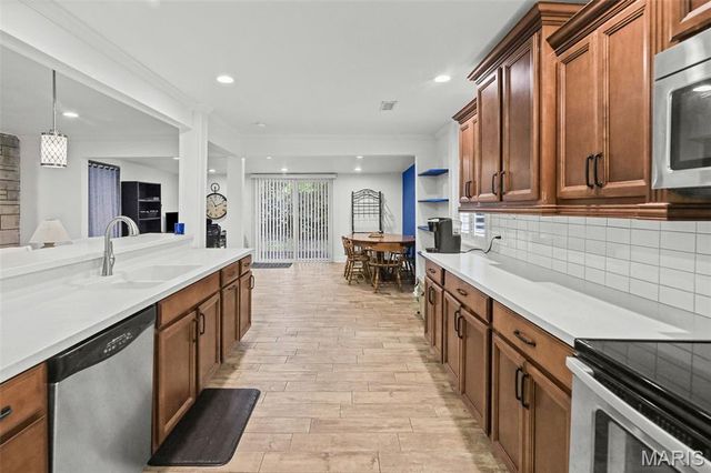 459 W Lake Drive, Edwardsville, IL 62025